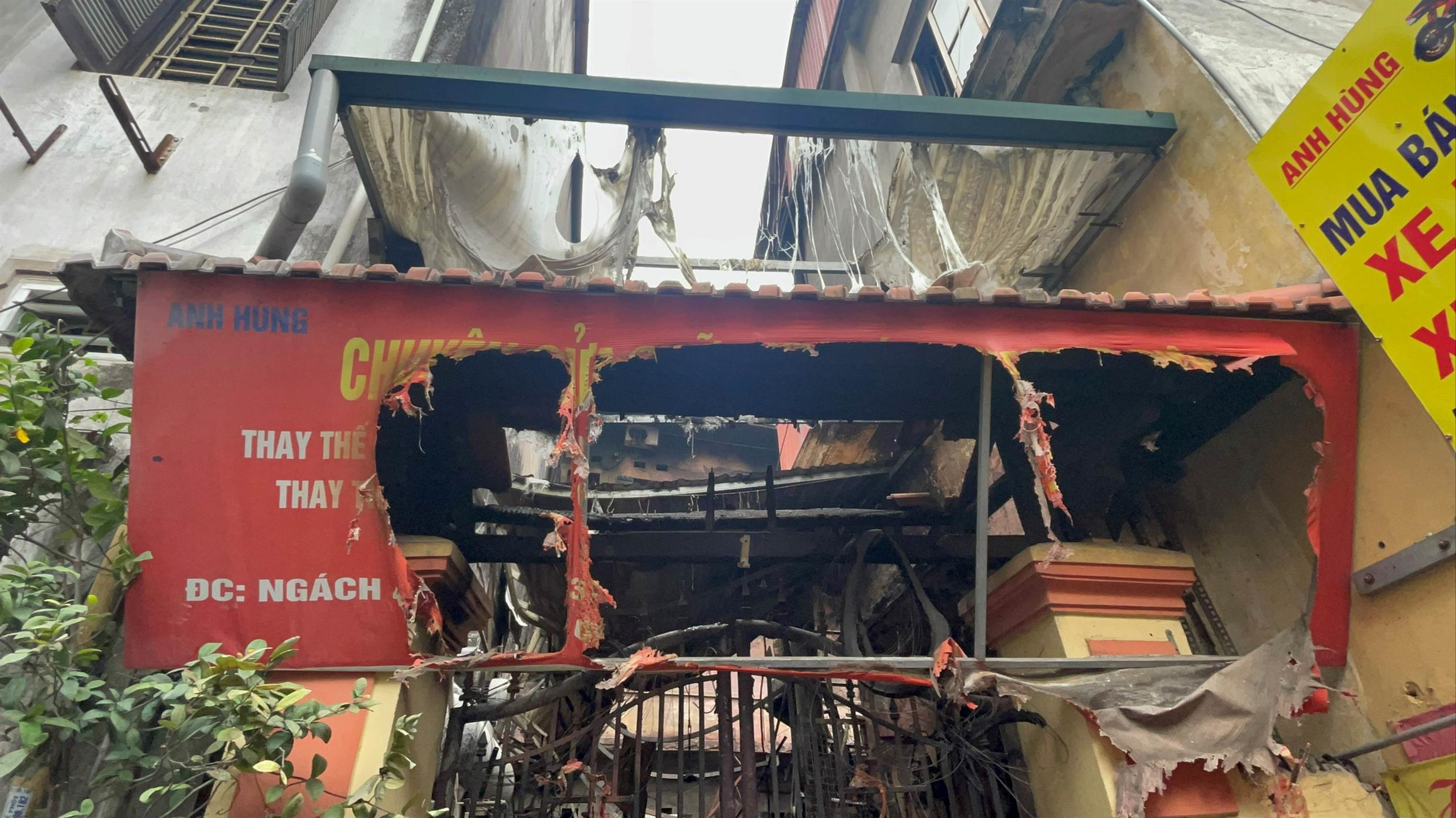 Hiện trường vụ cháy khiến 14 người tử vong-9