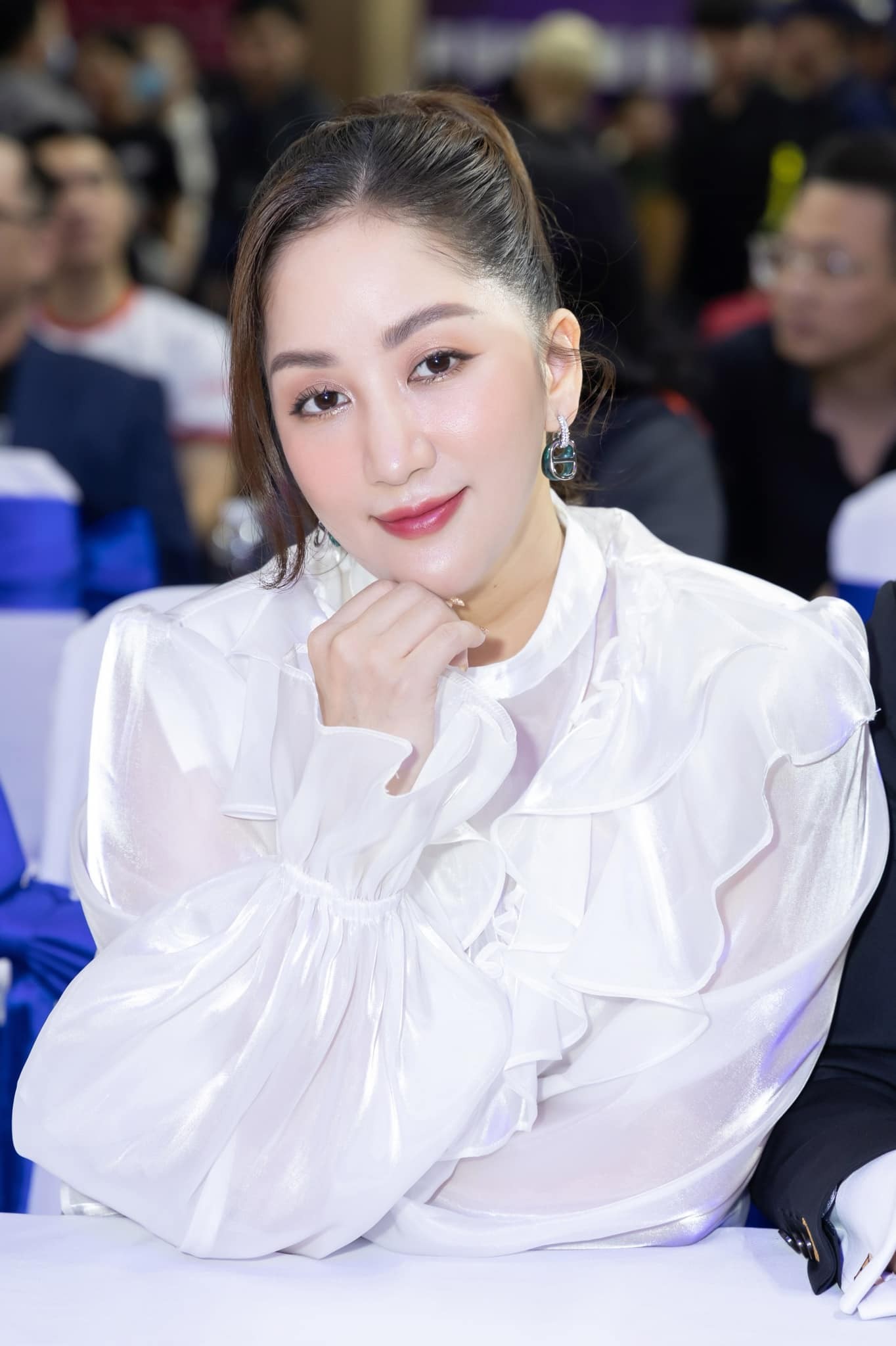 Hệ lụy Khánh Thi đòi nợ không giống ai khiến nhiều nghệ sĩ vạ lây-1