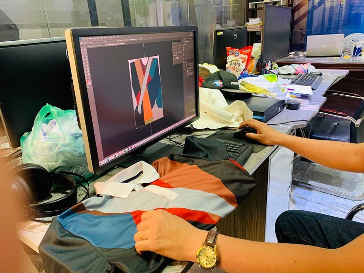 Xuất hiện loạt áo thun giống trang phục của sư Minh Tuệ”, shop online bán cả nghìn chiếc-5