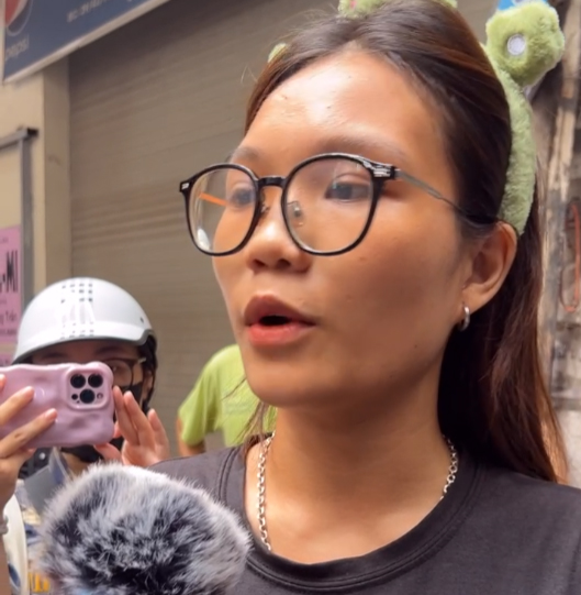 Chủ trọ cùng con dâu, 2 cháu nội trong vụ cháy ở Trung Kính được giải cứu kịp thời, đưa ra ngoài-3