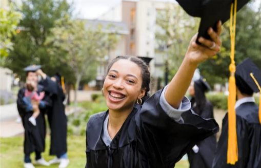 Học bổng toàn phần Tetr College of Business: Cơ hội du học 4 năm tại 7 quốc gia-2