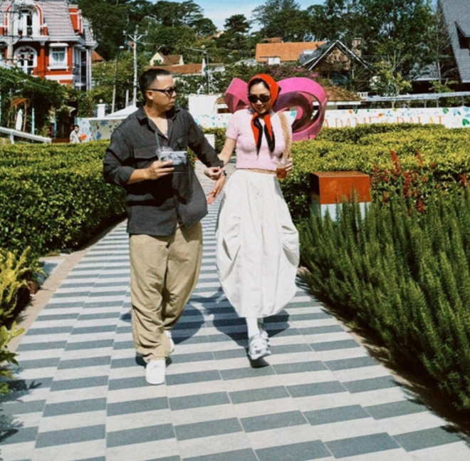 Tóc Tiên vướng tin mang thai: Bị soi loạt dấu hiệu chuẩn hội mẹ bầu, một động thái lạ càng gây hoang mang-8