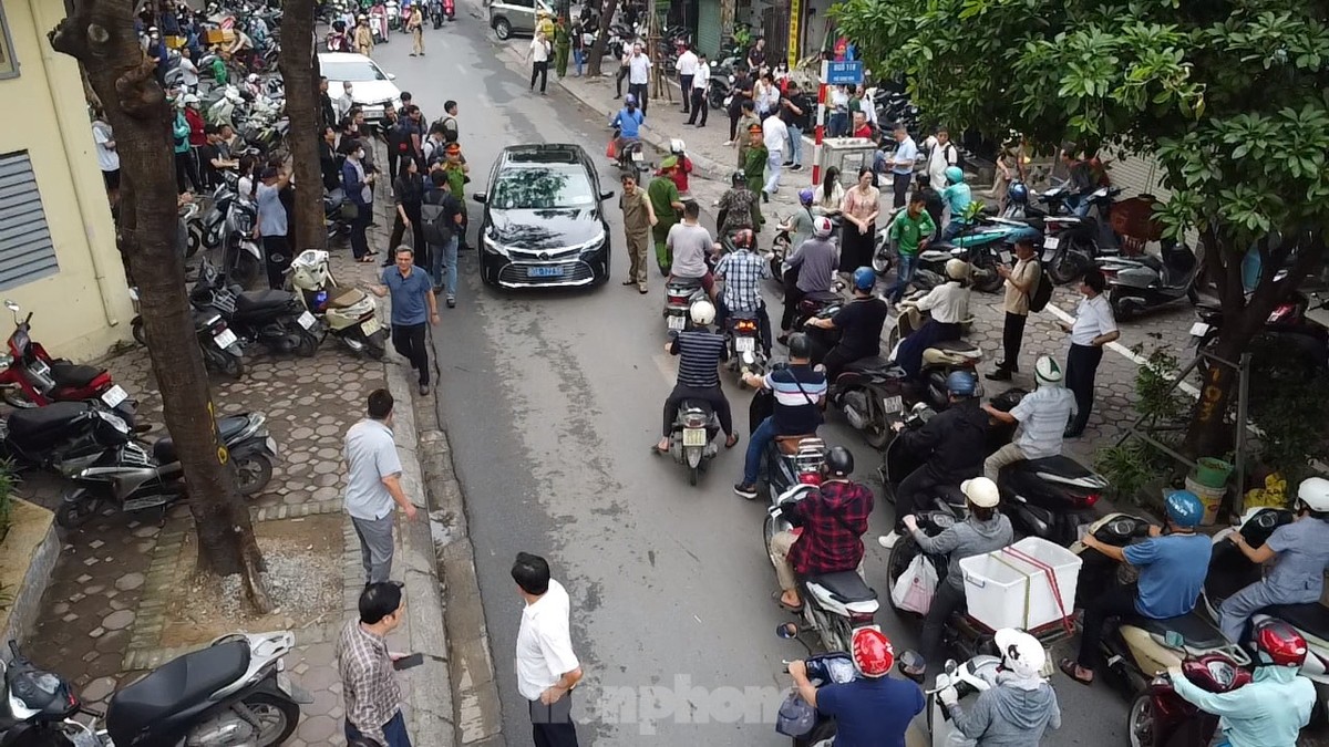 Cảnh tan hoang trong ngôi nhà cháy ở Hà Nội làm 14 người chết-12