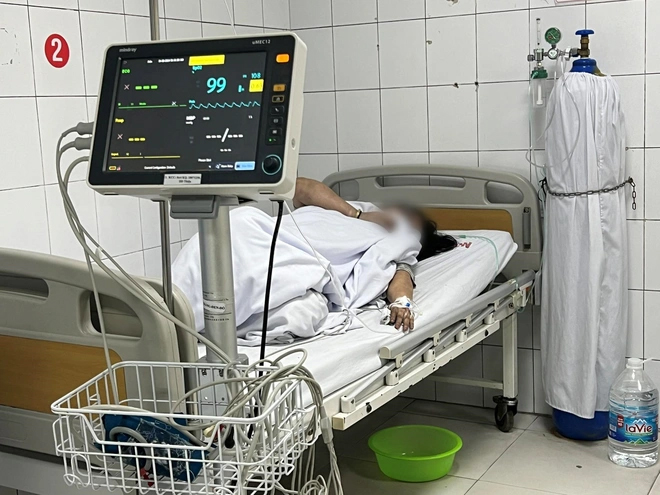 Hai vợ chồng thoát chết trong vụ cháy ở Trung Kính nhờ những miếng vải thấm nước-2