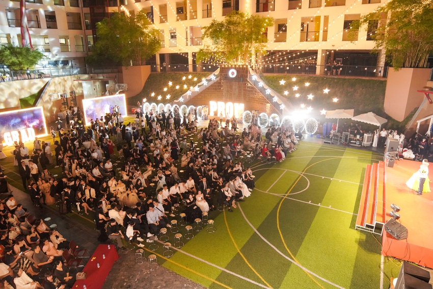 Prom cuối cấp trường người ta: Ai cũng lộng lẫy như hoàng tử công chúa-1