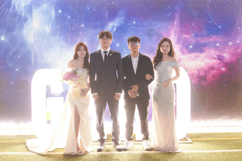 Prom cuối cấp trường người ta: Ai cũng lộng lẫy như hoàng tử công chúa-8