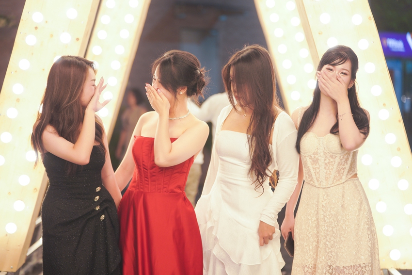 Prom cuối cấp trường người ta: Ai cũng lộng lẫy như hoàng tử công chúa-9