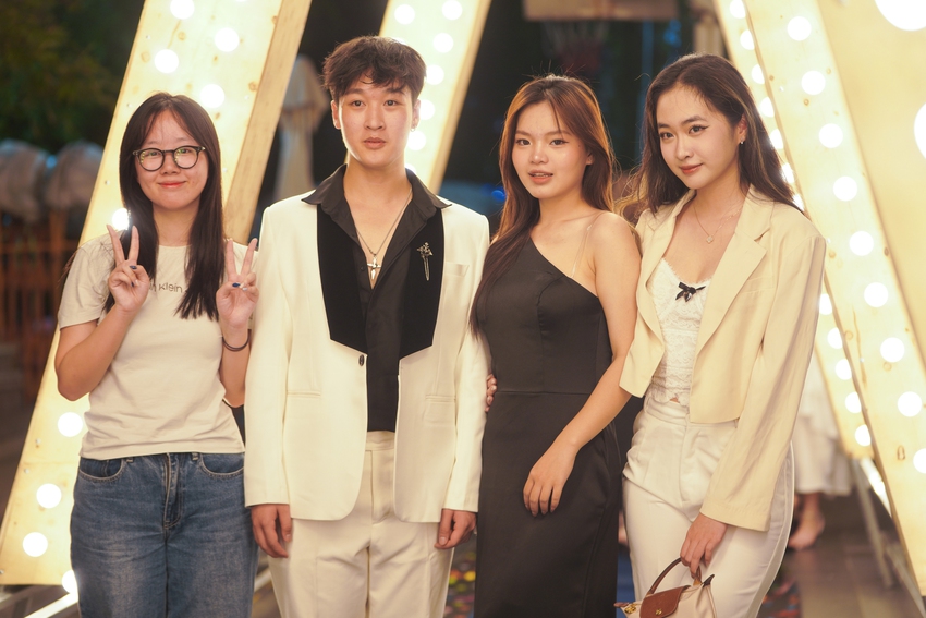 Prom cuối cấp trường người ta: Ai cũng lộng lẫy như hoàng tử công chúa-10