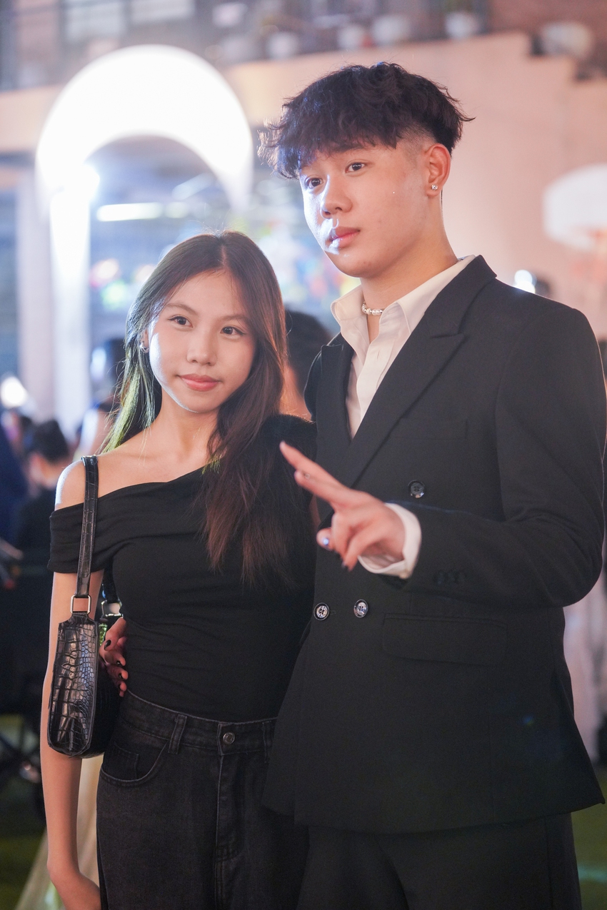 Prom cuối cấp trường người ta: Ai cũng lộng lẫy như hoàng tử công chúa-16