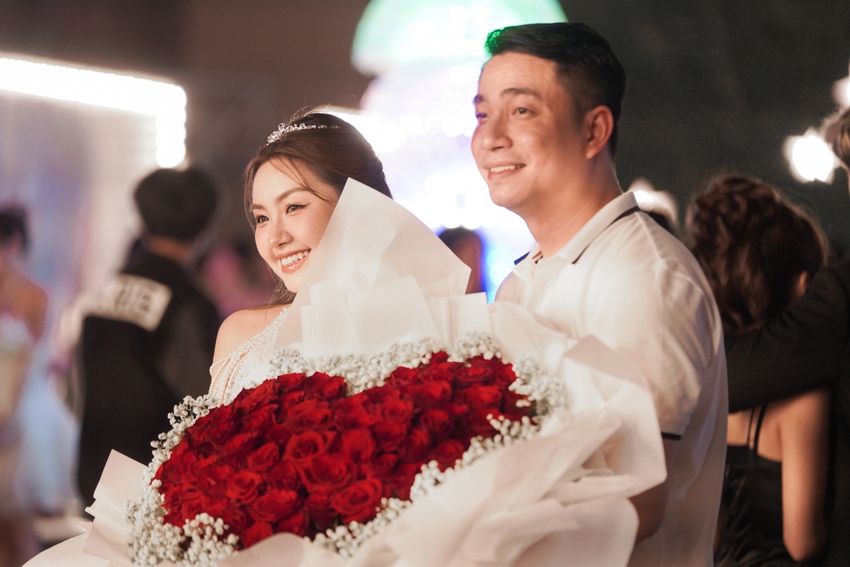 Prom cuối cấp trường người ta: Ai cũng lộng lẫy như hoàng tử công chúa-19