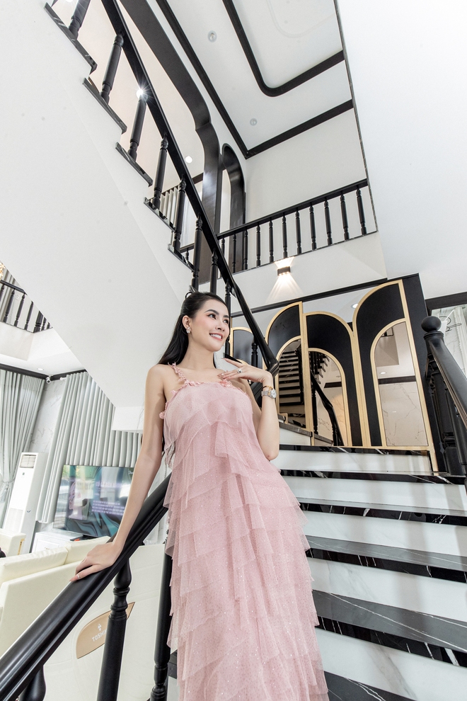 Cận cảnh biệt thự hơn 10 tỷ, rộng hàng trăm mét vuông hoa hậu Phan Thị Mơ tặng ba mẹ-3
