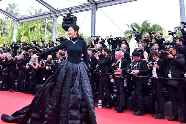 Không tưởng: 2 sao nam đánh nhau vì tình, gây náo loạn Cannes 2024-4