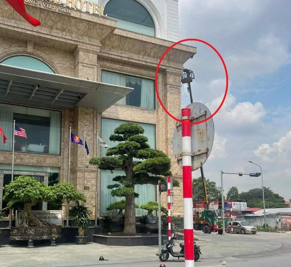 Vụ ong đốt người ở Hải Phòng: Tuyệt đối đừng la hét, đừng xua tay, chuyên gia nói bạn chỉ nên làm duy nhất một điều này-4