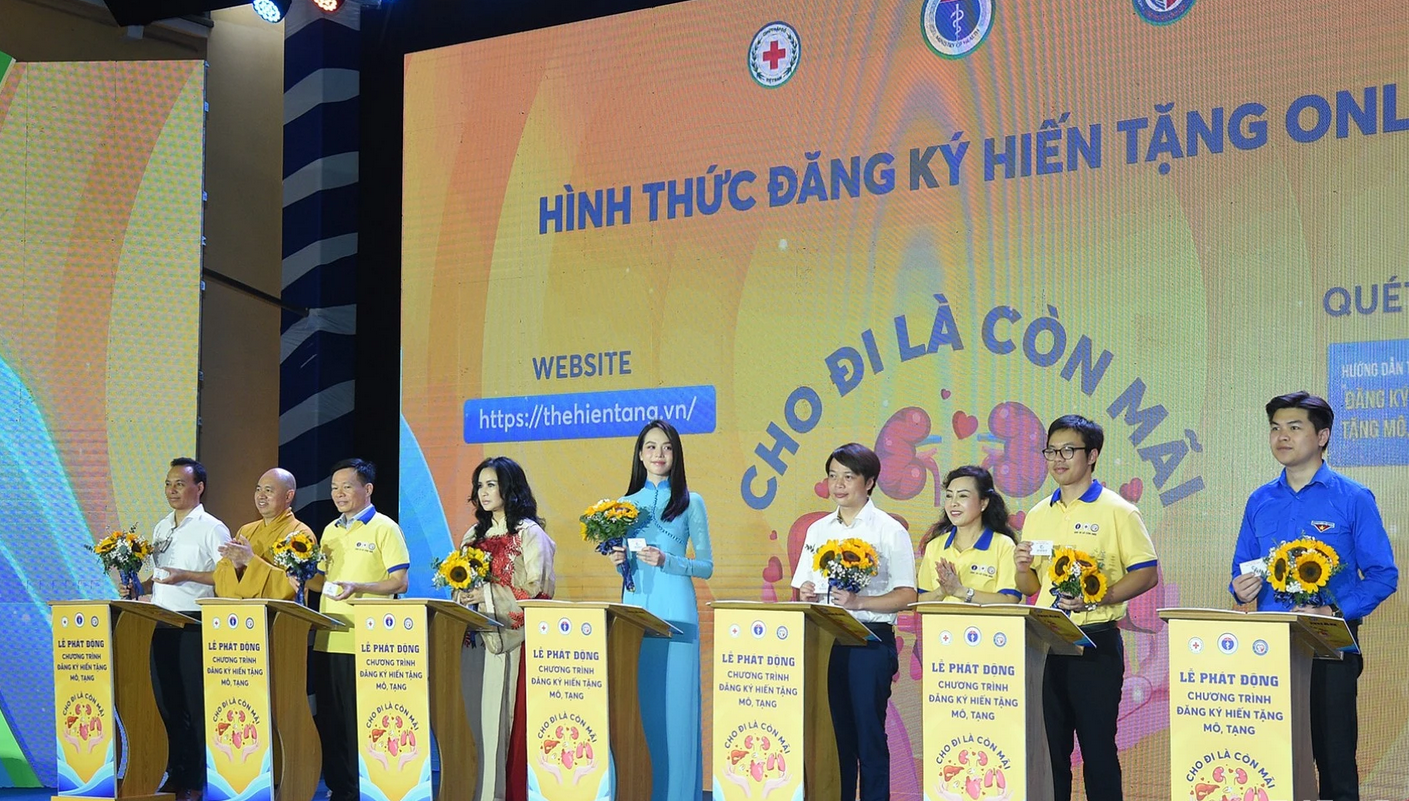 Varna đồng hành cùng lễ phát động ‘Cho đi là còn mãi’-1