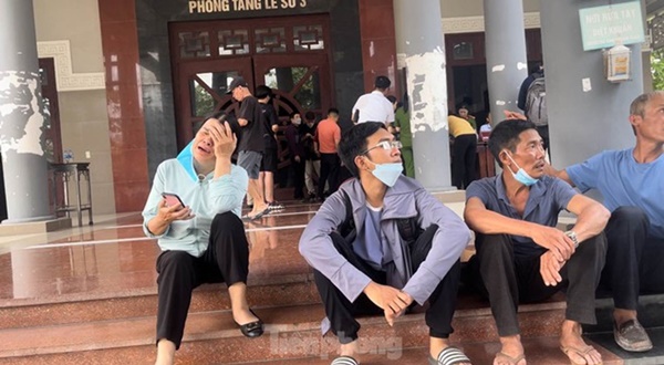 Nước mắt của những người mẹ mất con trong vụ cháy nhà trọ ở Trung Kính-2