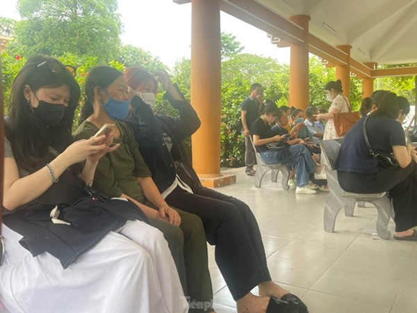 Nước mắt của những người mẹ mất con trong vụ cháy nhà trọ ở Trung Kính-6