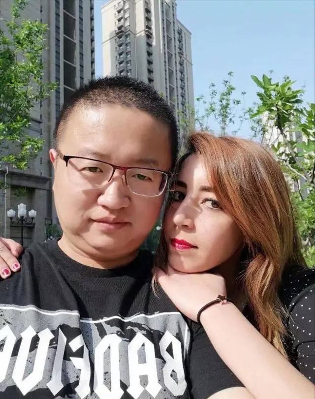 Lấy vợ châu Phi, người đàn ông trở thành đại gia, sở hữu 7.300 mẫu đất-2