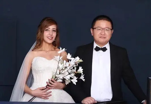 Lấy vợ châu Phi, người đàn ông trở thành đại gia, sở hữu 7.300 mẫu đất-3