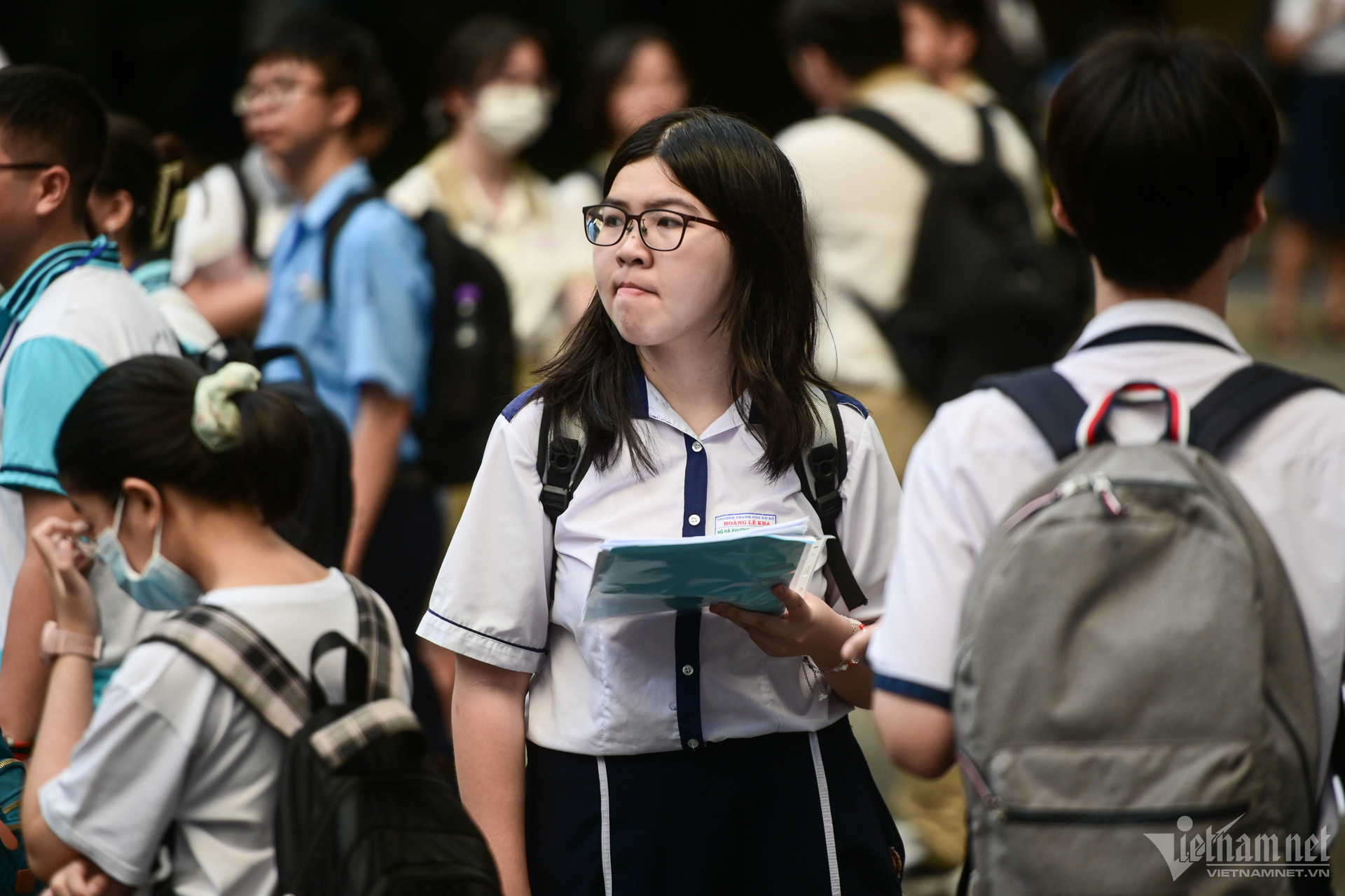 Thí sinh, phụ huynh hồi hộp bước vào kỳ thi lớp 10 Phổ thông Năng khiếu TPHCM-2