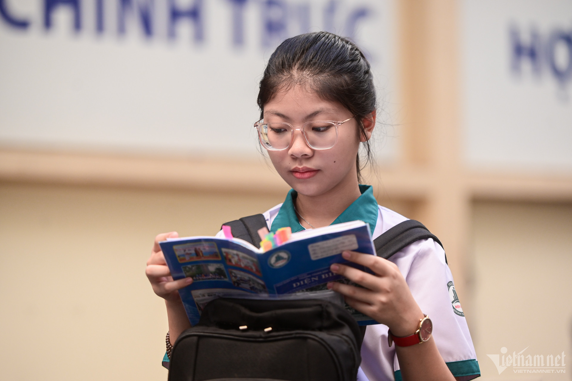 Thí sinh, phụ huynh hồi hộp bước vào kỳ thi lớp 10 Phổ thông Năng khiếu TPHCM-3