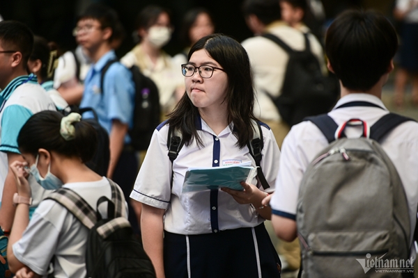 Gấp rút ôn thi vào lớp 10 công lập: Không có tiếng trống ra về-3