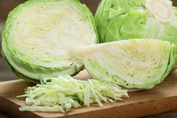 Cách dùng khoai tây để bôi trơn kính xe-2