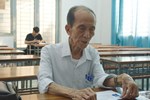 Cụ ông 87 tuổi ở Cần Thơ đi thi thạc sĩ