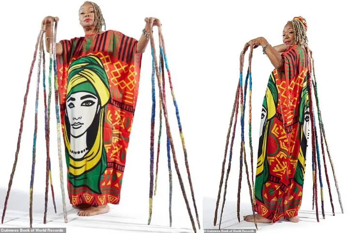 Người phụ nữ có bộ móng tay dài 13 mét sau gần 30 năm không cắt-3