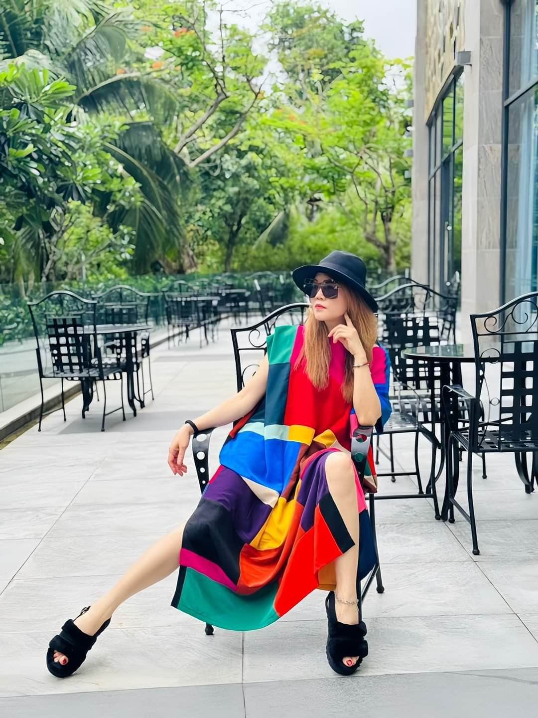 Thời trang lạ của ca sĩ Thu Phương ở tuổi 52-10