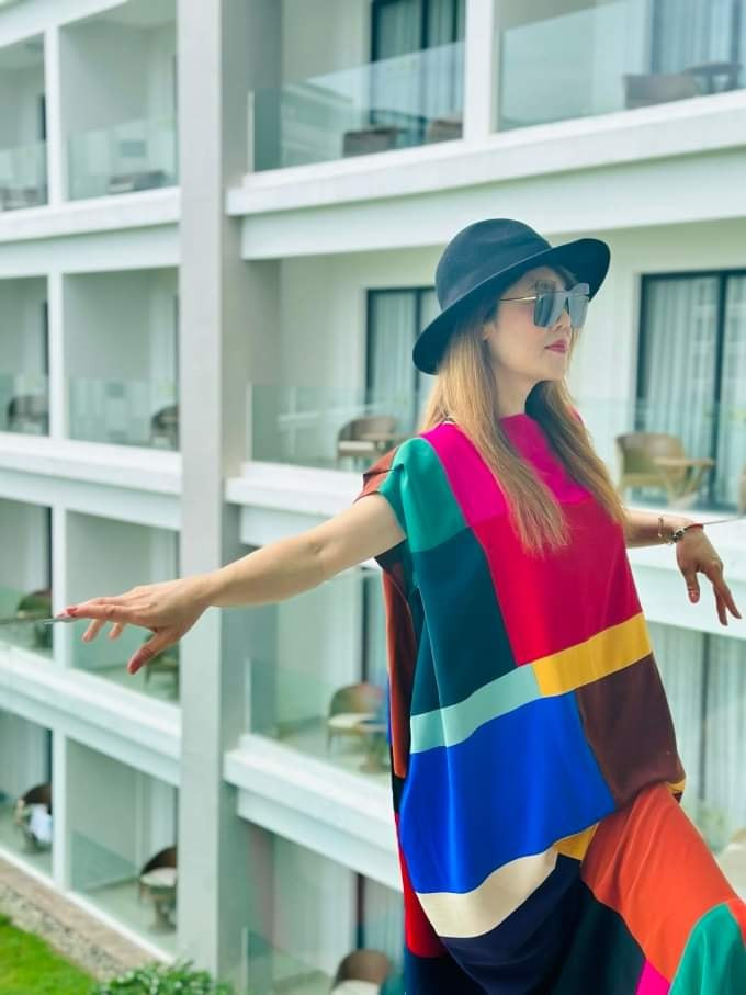 Thời trang lạ của ca sĩ Thu Phương ở tuổi 52-11