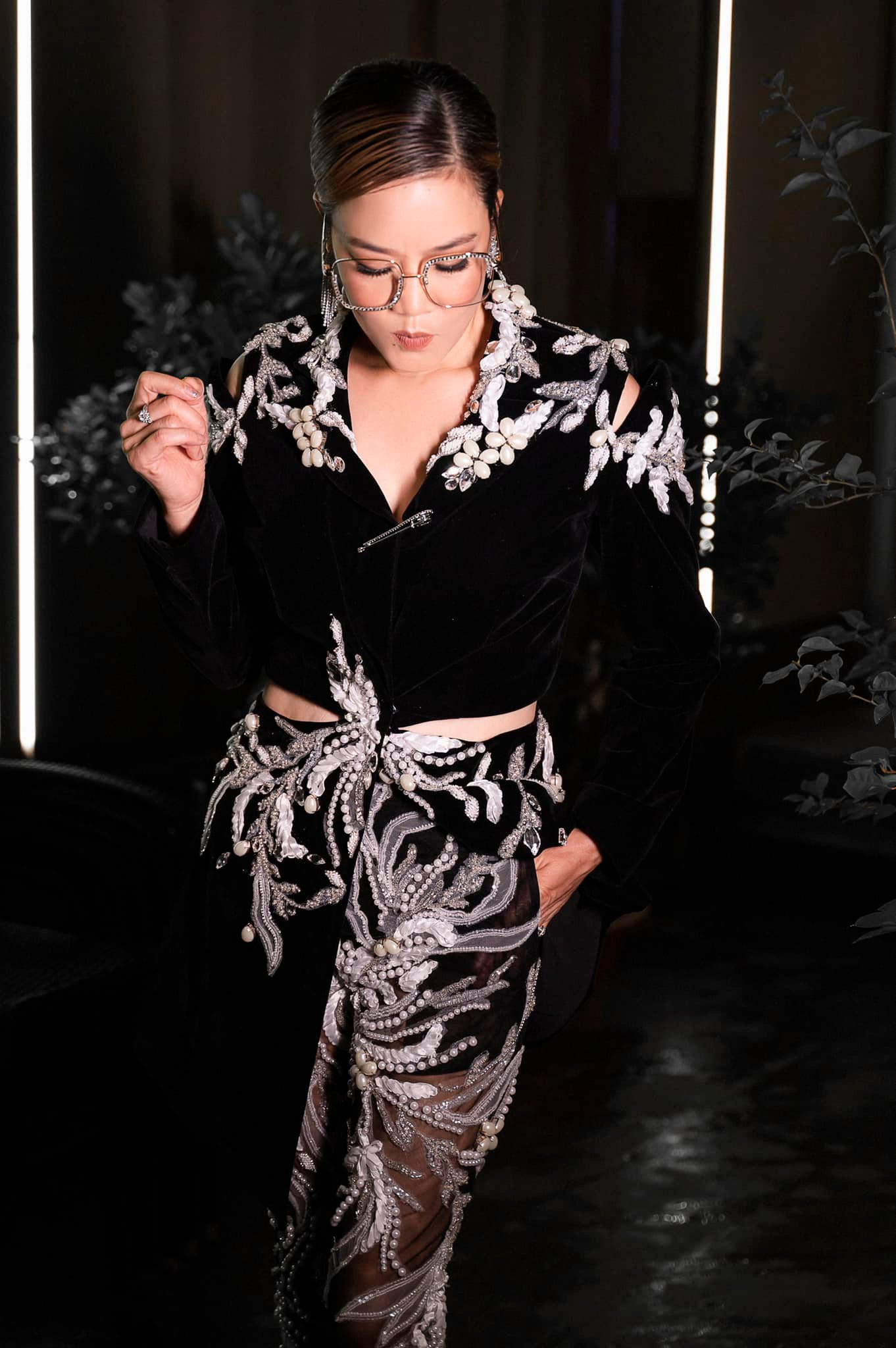 Thời trang lạ của ca sĩ Thu Phương ở tuổi 52-8