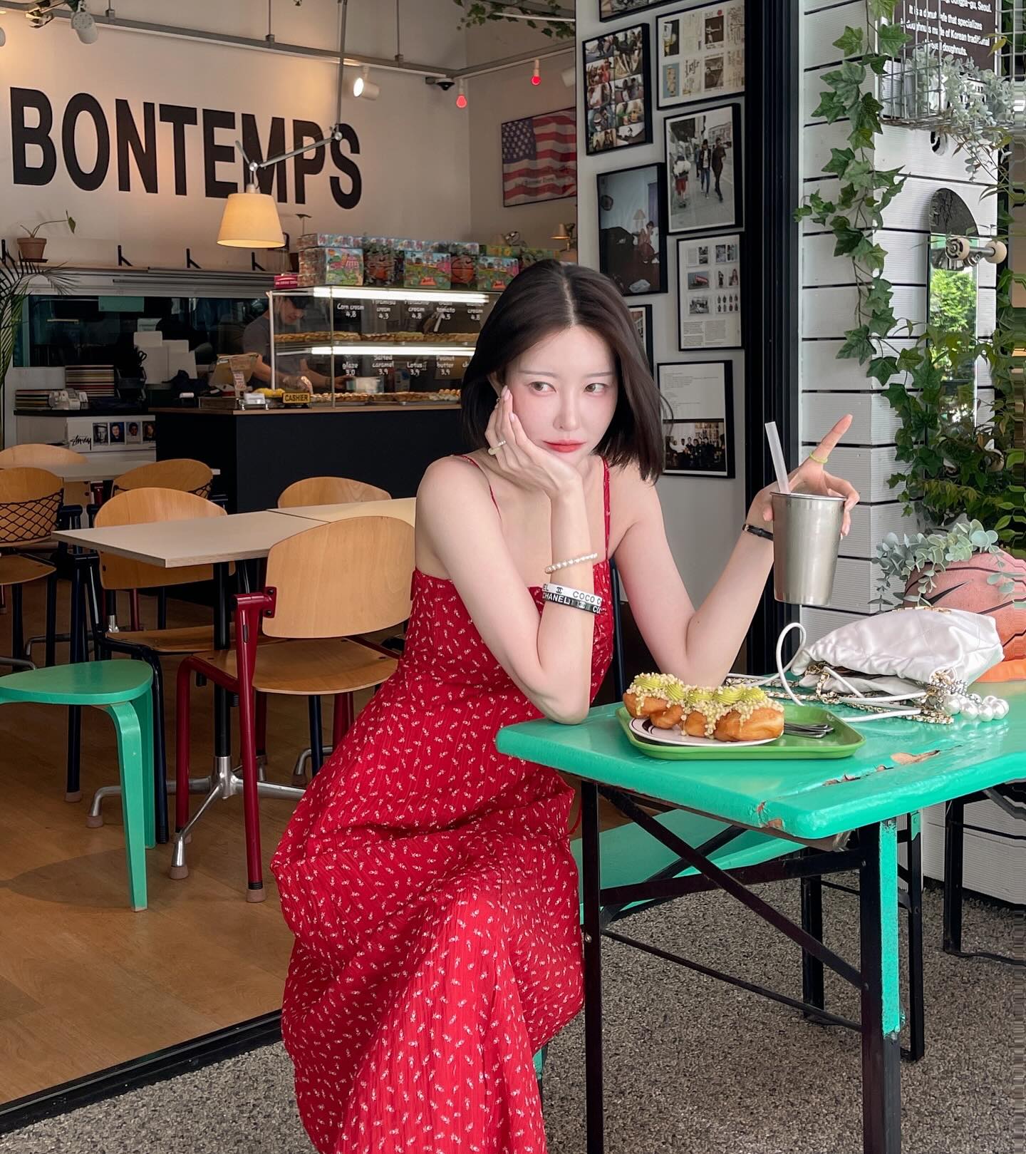 10 set váy dành cho nàng tóc ngắn: Diện xuống phố hay đi du lịch đều nổi bật và chuẩn sành điệu-7