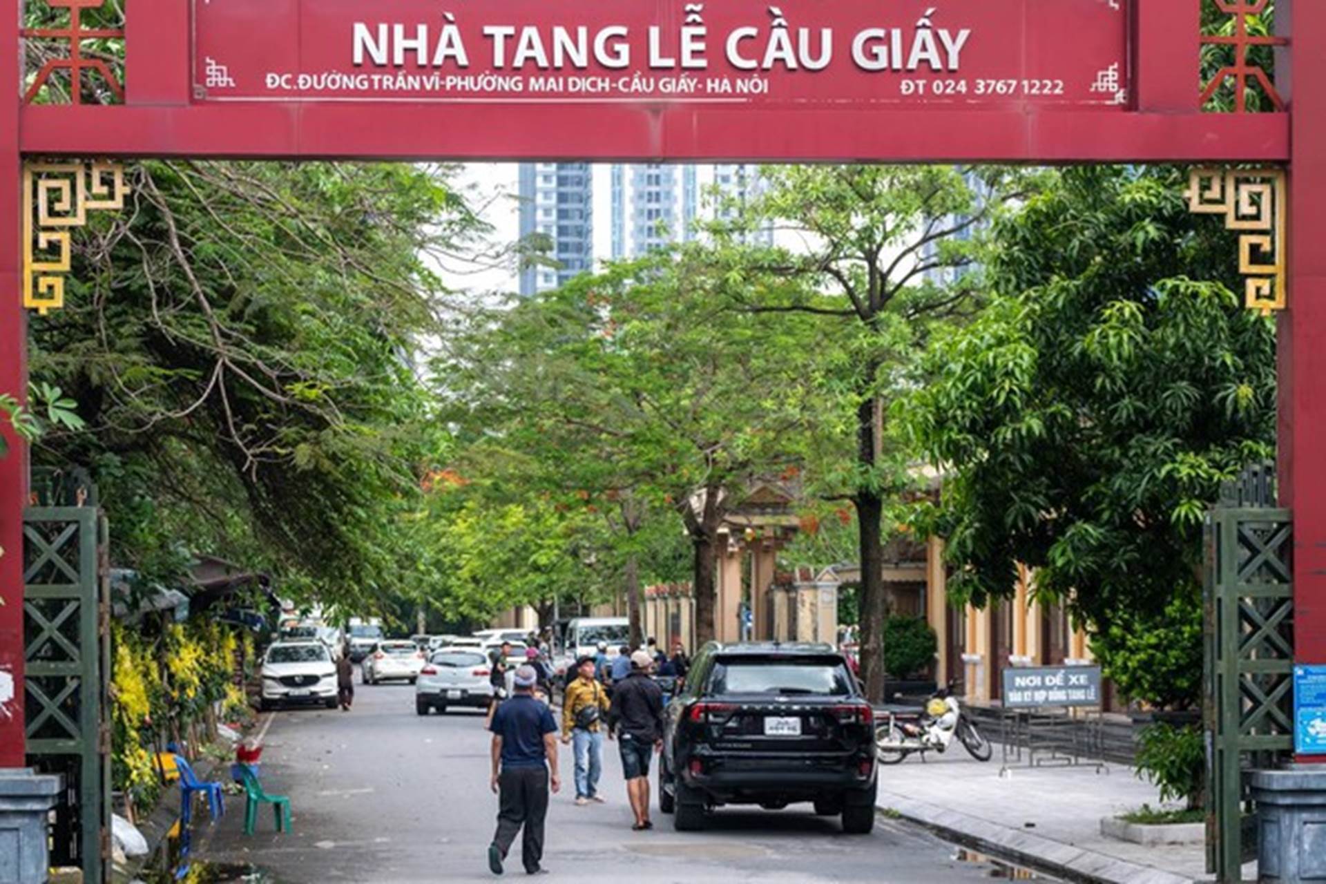 Tang thương bao trùm lễ tang của hai mẹ con chủ căn nhà trọ xảy ra vụ cháy khiến 14 người thiệt mạng-1