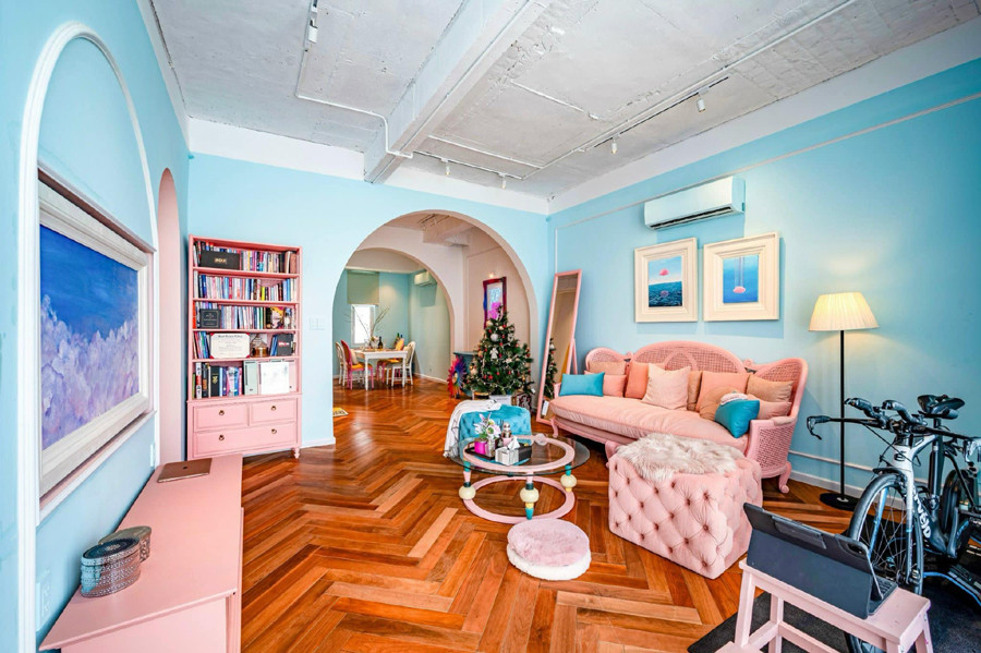 Ngôi nhà 600m2 ngập sắc màu như cung điện cổ tích của Thủy Top-2