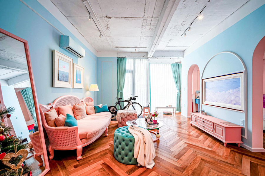 Ngôi nhà 600m2 ngập sắc màu như cung điện cổ tích của Thủy Top-3