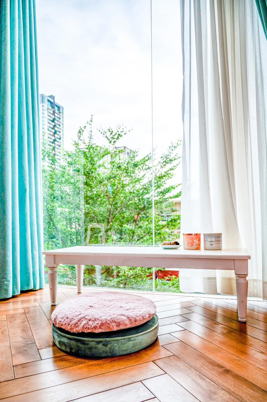 Ngôi nhà 600m2 ngập sắc màu như cung điện cổ tích của Thủy Top-11