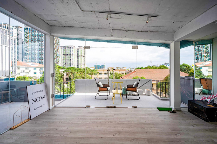 Ngôi nhà 600m2 ngập sắc màu như cung điện cổ tích của Thủy Top-19