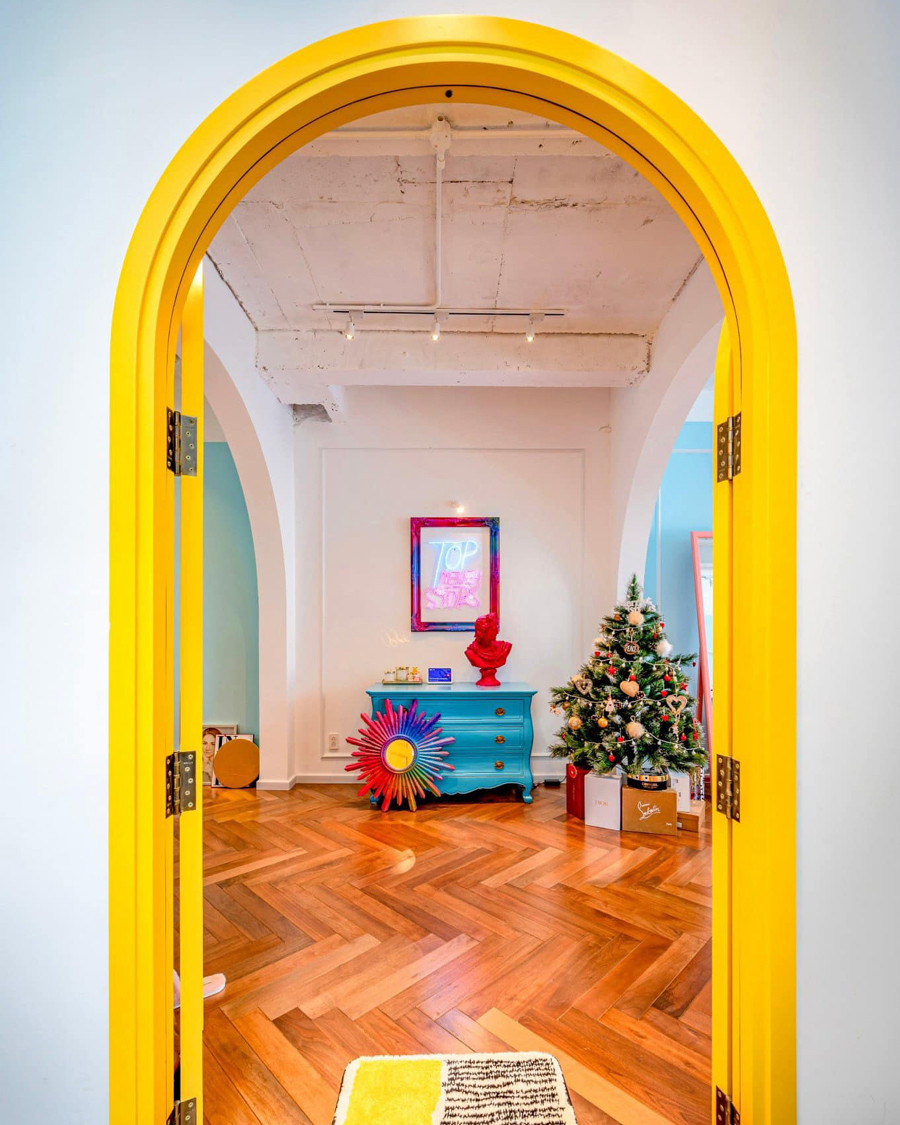 Ngôi nhà 600m2 ngập sắc màu như cung điện cổ tích của Thủy Top-20