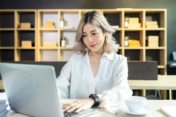 5 ngành nghề kiếm bội tiền từ mạng xã hội-1