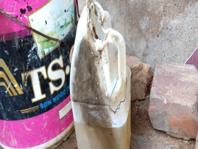 Người phụ nữ bốc cháy như đuốc trước khu nhà trọ ở Bình Dương-1