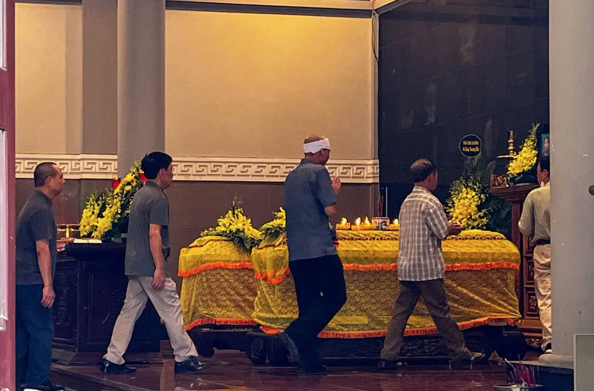 Hàng xóm nói về chủ nhà trọ tử vong trong đám cháy: Họ tốt tính, hay sửa xe miễn phí cho sinh viên-3