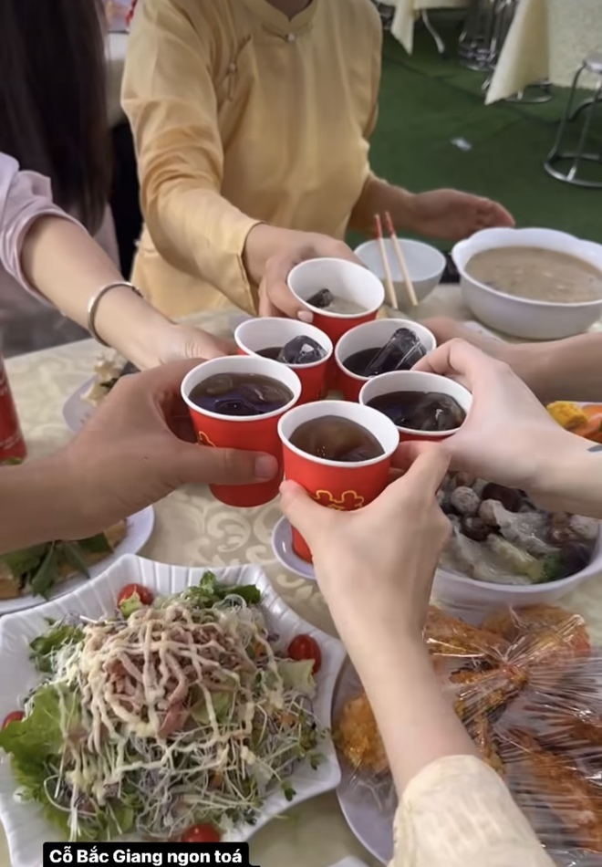 Đinh Mạnh Ninh tổ chức đám cưới tại Bắc Giang: Cô dâu lộ diện rạng rỡ, MC Phí Linh và bạn bè thân thiết tham dự-5