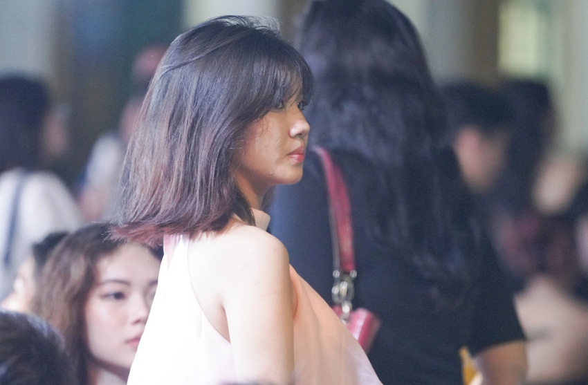 Học sinh Chu Văn An lột xác trong lễ trưởng thành: Ai cũng xinh đẹp bất chấp mưa gió!-12