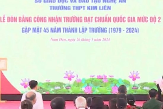 Nguyên hiệu trưởng đột quỵ, tử vong khi đang phát biểu kỷ niệm thành lập trường