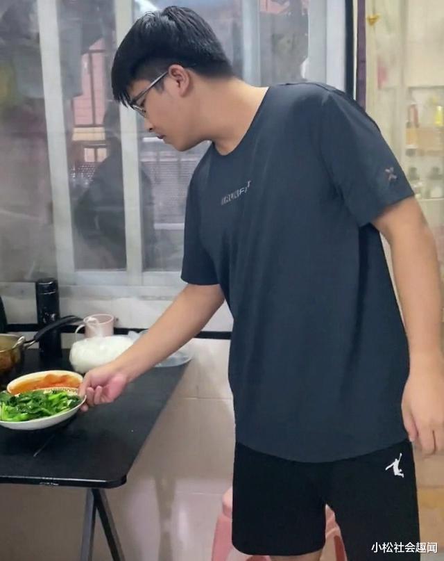 Tôi nghỉ việc khi chưa hỏi ý kiến vợ, cô ấy ‘mặt nặng mày nhẹ’ hàng tháng trời: Tôi rất khổ tâm, ngay cả làm việc nhà cũng phải rón rén!-2