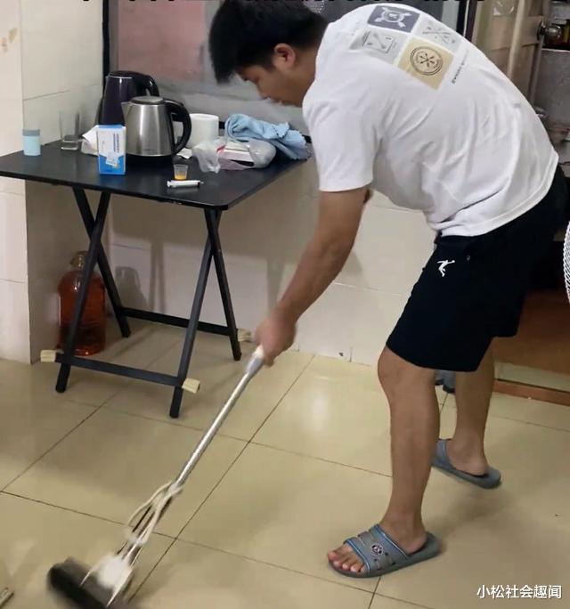 Tôi nghỉ việc khi chưa hỏi ý kiến vợ, cô ấy ‘mặt nặng mày nhẹ’ hàng tháng trời: Tôi rất khổ tâm, ngay cả làm việc nhà cũng phải rón rén!-3