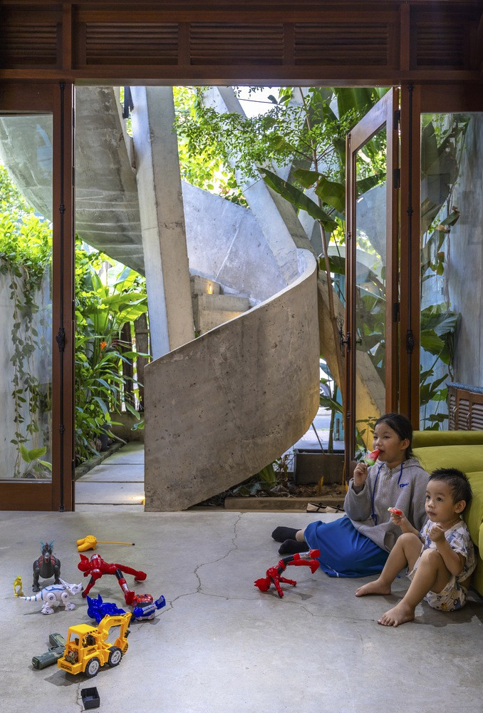 Khám phá ‘tổ chim’ tràn ngập cây xanh của vợ chồng nhà báo-6