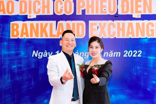 TPHCM: Nữ tài xế taxi công nghệ tông hàng loạt xe máy đang lưu thông khiến nhiều người bị thương-3