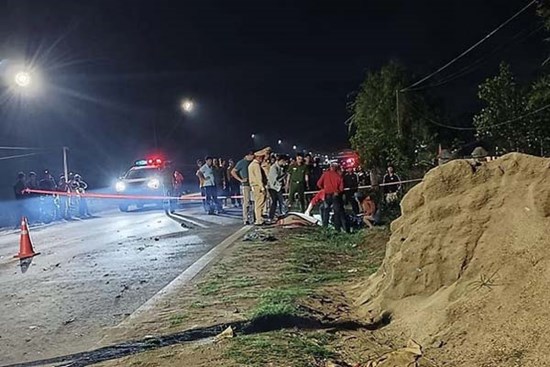 TPHCM: Nữ tài xế taxi công nghệ tông hàng loạt xe máy đang lưu thông khiến nhiều người bị thương