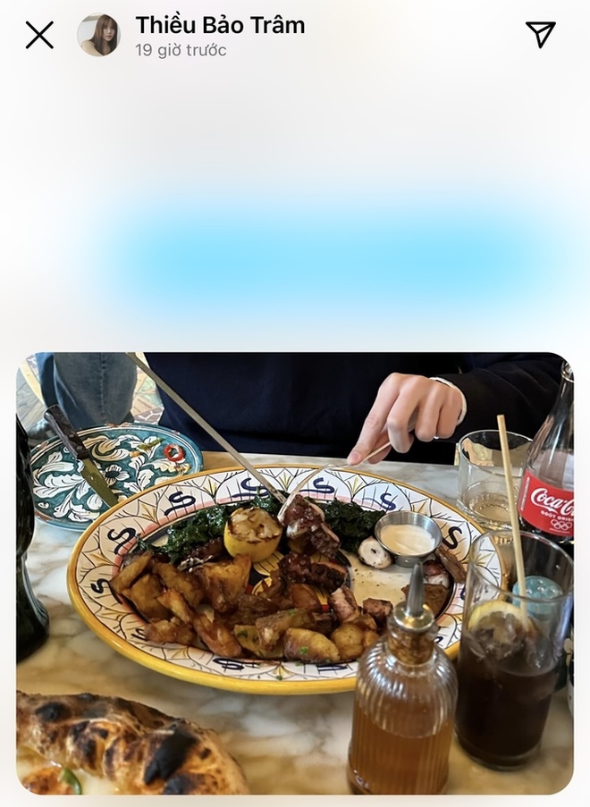 Team qua đường tóm dính Thiều Bảo Trâm và bạn trai tình tứ ở trung tâm thương mại-7